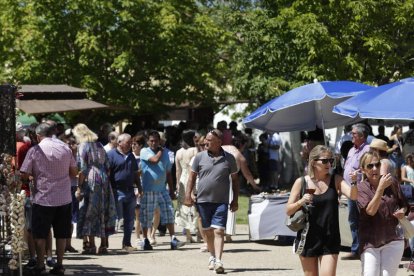 Ocho bodegas participarán este año en la feria con sus mejores propuestas.  FERNANDO OTERO