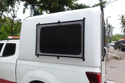 Un furgon policial traslada al español Daniel Sancho hasta el tribunal de Samui EFE/EPA/SITTHIPONG CHAROENJAI