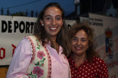 Imagen de familia de los premiados en la Fideber que se desarrolló de nuevo en Camponaraya, en una velada que volvió a ser un éxito de organización y participación. ANA F. BARREDO