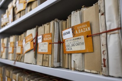 Imagen de documentos que componen el Archivo Histórico de la Armada 