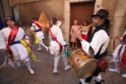Otra imagen de los danzantes.