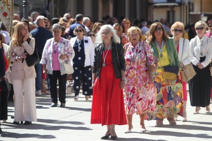 Participantes en la procesión.