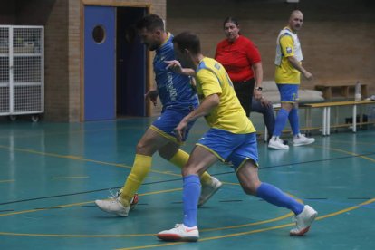 El Villaquilambre se presentó ante su afición con algunas ausencias por lesión. ÁNGELOPEZ