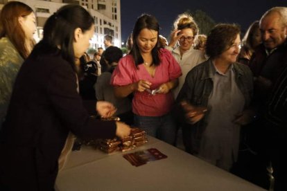 La plaza de San Marcos de León se convirtió en un pequeño rincón de China.  RAMIRO