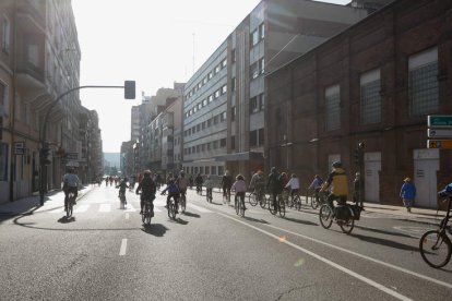 Diferentes momentos de la celebración del Día de la BicI.