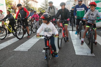 Diferentes momentos de la celebración del Día de la Bici.