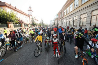 Diferentes momentos de la celebración del Día de la Bici.