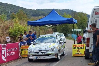 El Rallysprint de Toreno se caracterizó por la espectacularidad en sus tramos.  LUIS LÓPEZ Y MIGUEL RUBIAL