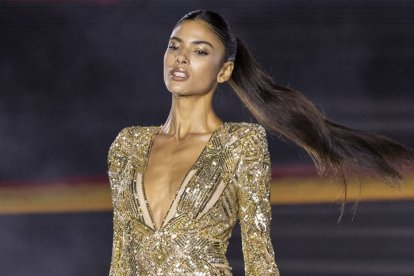 Una modelo en la pasarela.