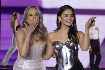 Andie MacDowell y Alia Bhatt.
