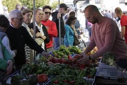 Un momento de la feria del pimiento de Fresno de la Vega.