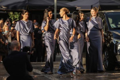 Las damas de honor.