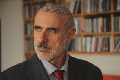 Chema Sarmiento, nacido en Albares de la Ribera en 1951 y afincado en París.'