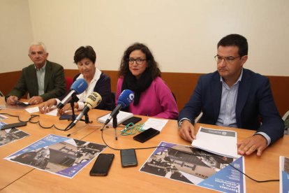 Miguel Ángel Ramón, Mar Palacio, Lidia Coca y Javier García Bueso presentaron las jornadas.