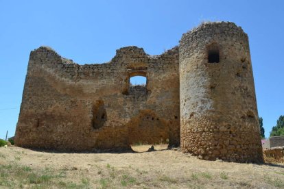 Aspecto del castillo antes del derrumbe.  MEDINA