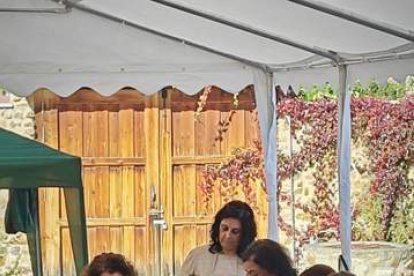 Visita al puerto de Abelgas para conocer a Violeta Alegre y el rebaño Fial. DL