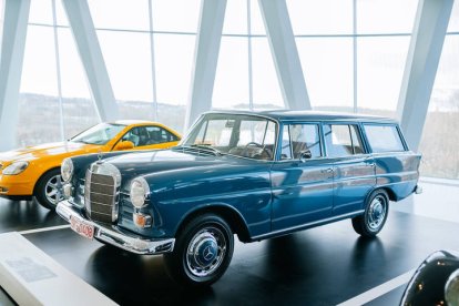Mercedes Benz.