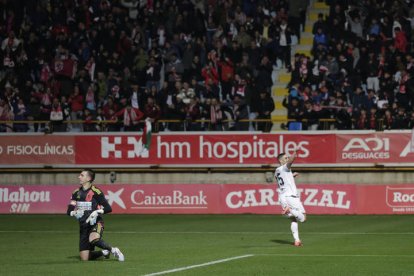 Imágenes del derbi Cultural Leonesa - Ponferradina.