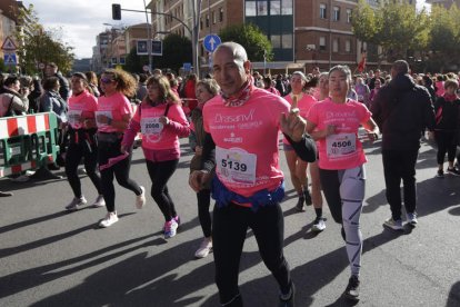 Corredoras y corredoras en primera línea.