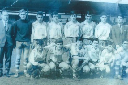Los integrantes del Puente Castro juvenil de los años 60 años fueron campeones de Liga, Copa y varias Copas Presidente.  DL