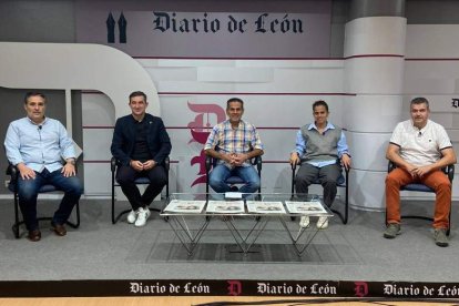 Óscar Díez, José Antonio Pérez, Ángel Fraguas, Yoli Chamorro y Raúl Castro. RAMIRO