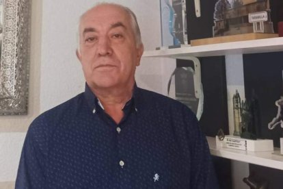 Juan José Llamazares, candidato a dirigir la Federación de Lucha Leonesa.  DL