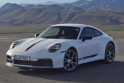 Imprescindible 911 Carrera T Coupé, ‘icónico escudero’ de la arquitectura descapotable Cabriolet en las nuevas propuestas «T» de Sttutgart-Zuffenhausen.