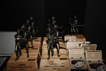 La temporada de Lucha Leonesa reconoció a los más destacados del deporte del cinto y la maña.