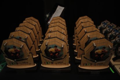 La temporada de Lucha Leonesa reconoció a los más destacados del deporte del cinto y la maña.