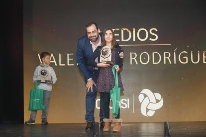 La temporada de Lucha Leonesa reconoció a los más destacados del deporte del cinto y la maña.