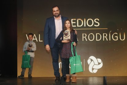 La temporada de Lucha Leonesa reconoció a los más destacados del deporte del cinto y la maña.