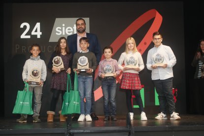 La temporada de Lucha Leonesa reconoció a los más destacados del deporte del cinto y la maña.