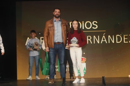 La temporada de Lucha Leonesa reconoció a los más destacados del deporte del cinto y la maña.