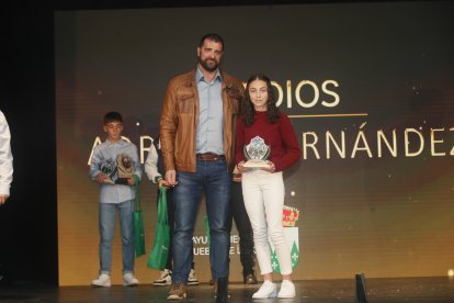 La temporada de Lucha Leonesa reconoció a los más destacados del deporte del cinto y la maña.