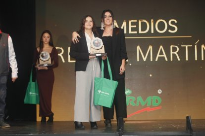 La temporada de Lucha Leonesa reconoció a los más destacados del deporte del cinto y la maña.