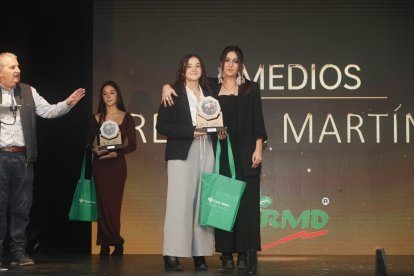 La temporada de Lucha Leonesa reconoció a los más destacados del deporte del cinto y la maña.