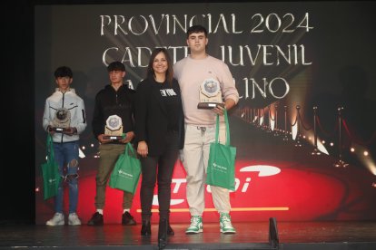 La temporada de Lucha Leonesa reconoció a los más destacados del deporte del cinto y la maña.