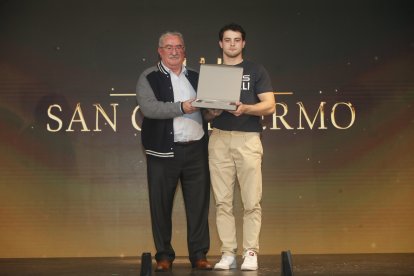 La temporada de Lucha Leonesa reconoció a los más destacados del deporte del cinto y la maña.