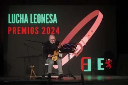 La temporada de Lucha Leonesa reconoció a los más destacados del deporte del cinto y la maña.