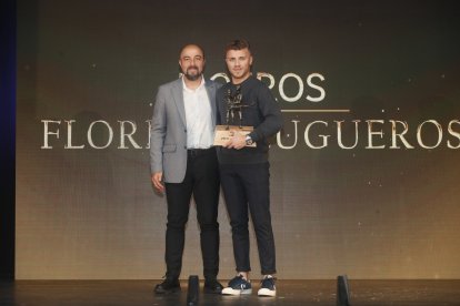 La temporada de Lucha Leonesa reconoció a los más destacados del deporte del cinto y la maña.