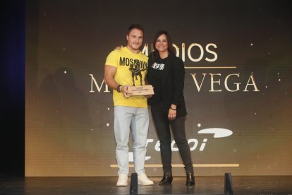 La temporada de Lucha Leonesa reconoció a los más destacados del deporte del cinto y la maña.