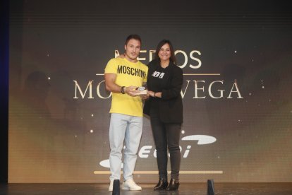 La temporada de Lucha Leonesa reconoció a los más destacados del deporte del cinto y la maña.