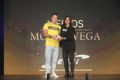 La temporada de Lucha Leonesa reconoció a los más destacados del deporte del cinto y la maña.