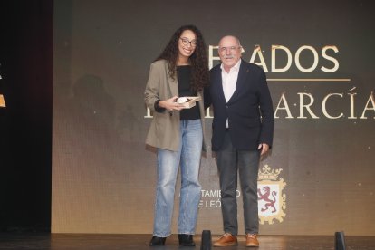 La temporada de Lucha Leonesa reconoció a los más destacados del deporte del cinto y la maña.