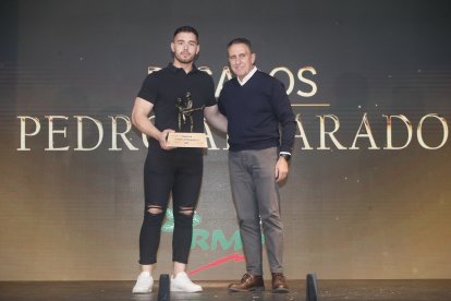 La temporada de Lucha Leonesa reconoció a los más destacados del deporte del cinto y la maña.