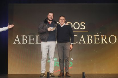 La temporada de Lucha Leonesa reconoció a los más destacados del deporte del cinto y la maña.