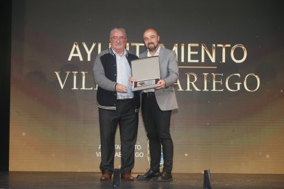 La temporada de Lucha Leonesa reconoció a los más destacados del deporte del cinto y la maña.