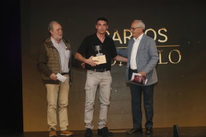 La temporada de Lucha Leonesa reconoció a los más destacados del deporte del cinto y la maña.