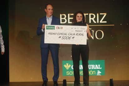 La temporada de Lucha Leonesa reconoció a los más destacados del deporte del cinto y la maña.