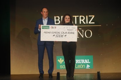 La temporada de Lucha Leonesa reconoció a los más destacados del deporte del cinto y la maña.